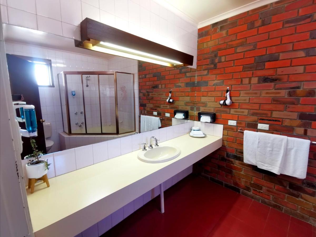 هورشام Town House Motor Inn المظهر الخارجي الصورة
