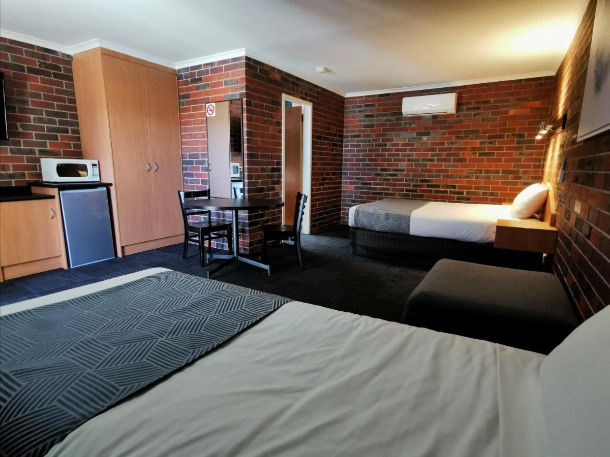 هورشام Town House Motor Inn المظهر الخارجي الصورة