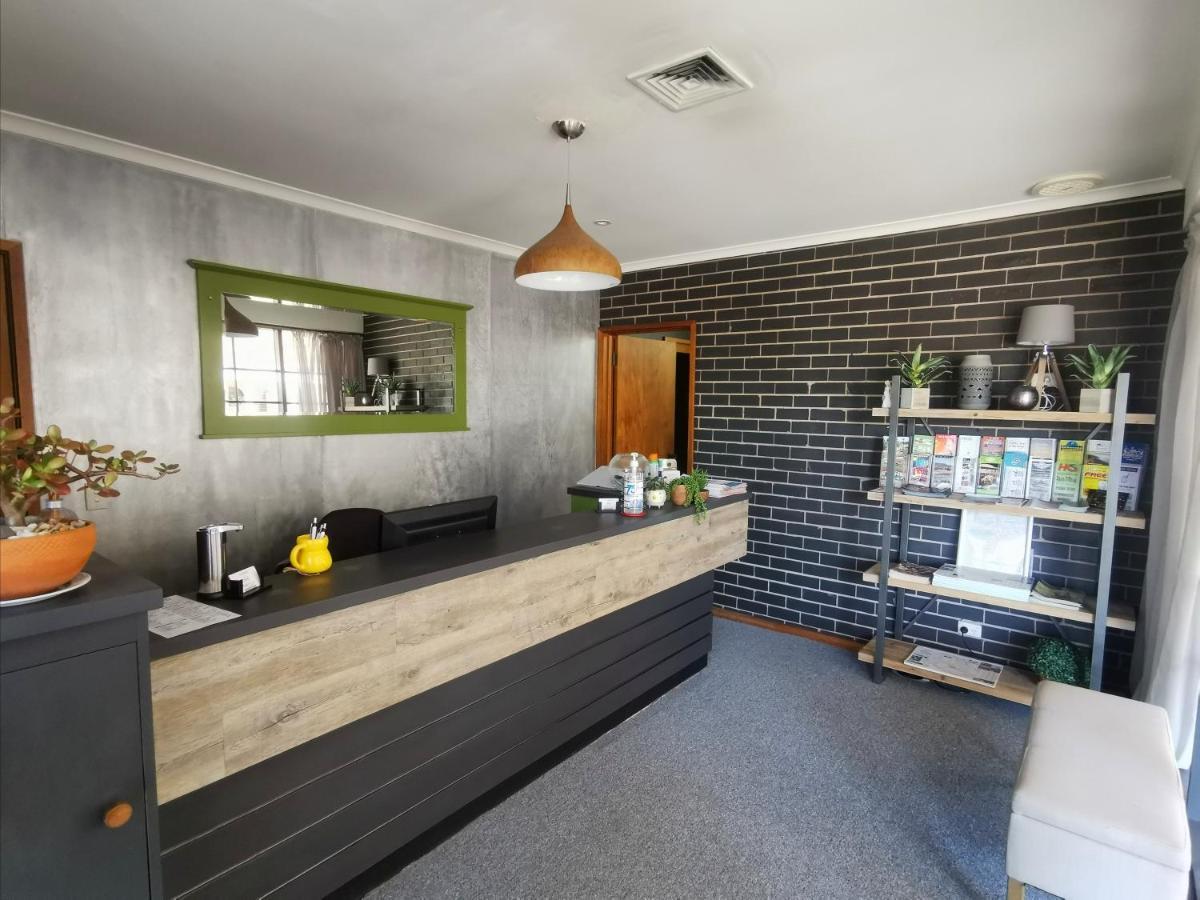 هورشام Town House Motor Inn المظهر الخارجي الصورة